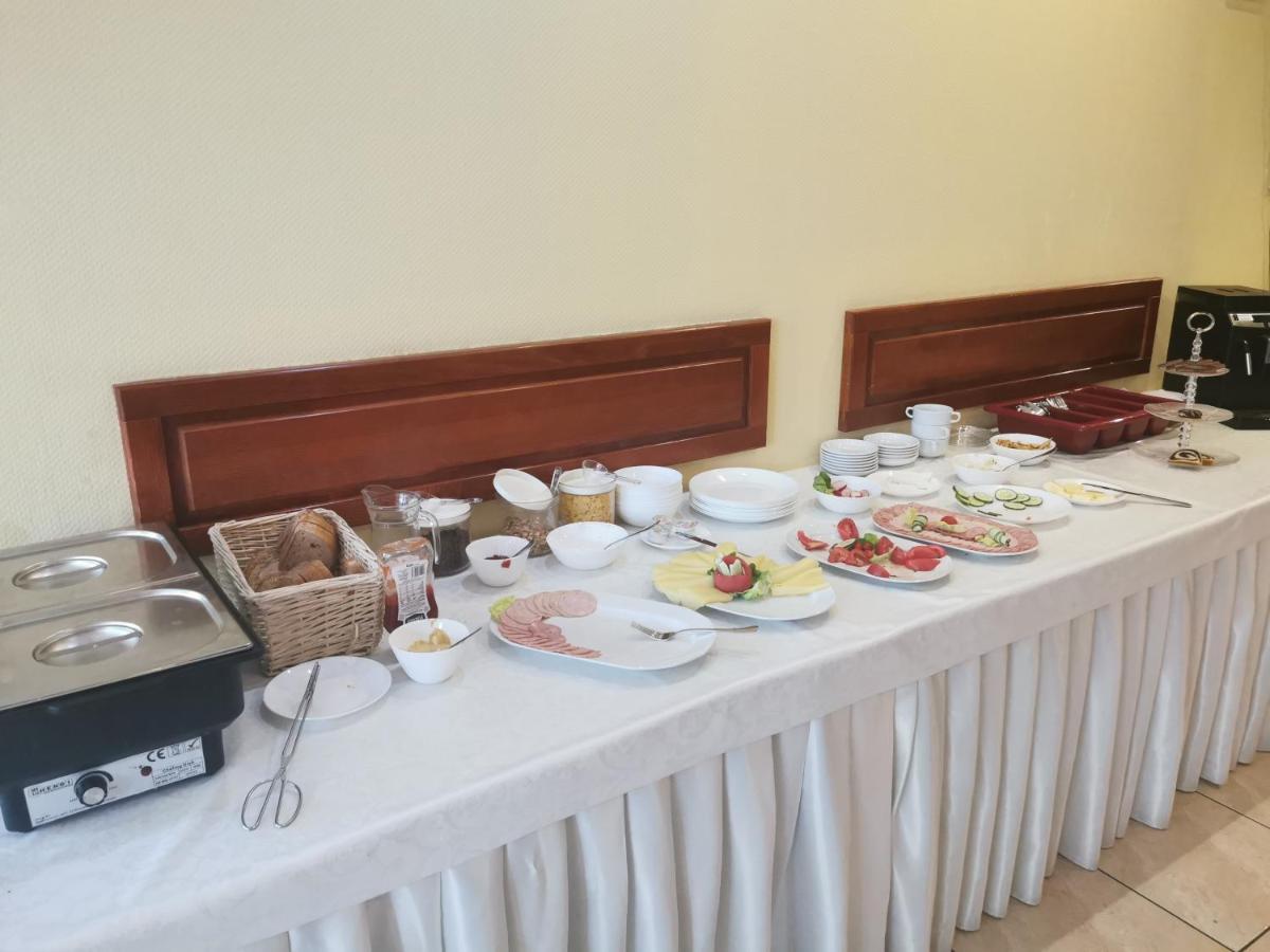 Hotel Gambit I Restauracja Cieszyn Цешин Екстер'єр фото