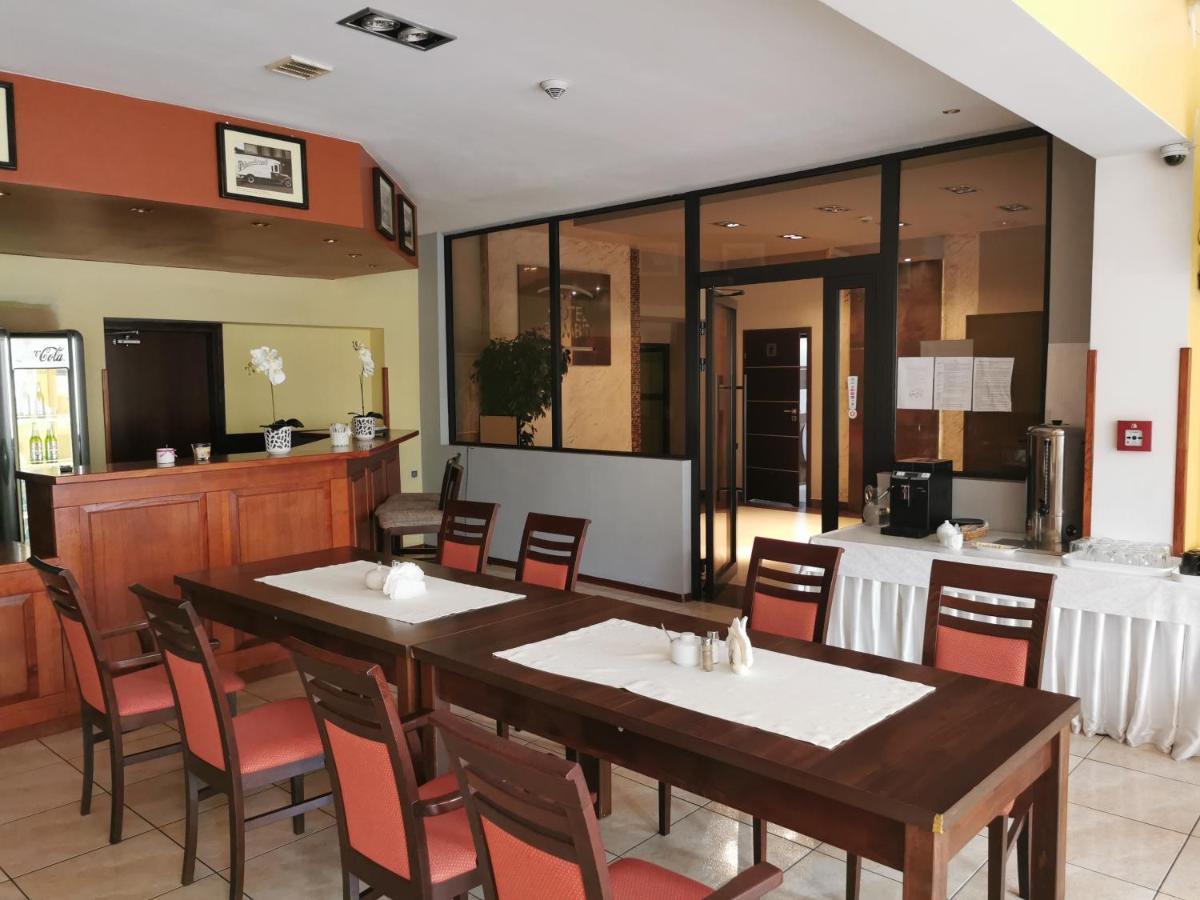 Hotel Gambit I Restauracja Cieszyn Цешин Екстер'єр фото