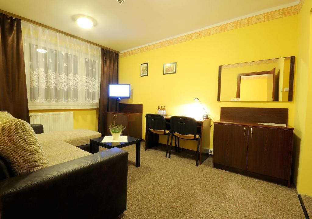 Hotel Gambit I Restauracja Cieszyn Цешин Екстер'єр фото