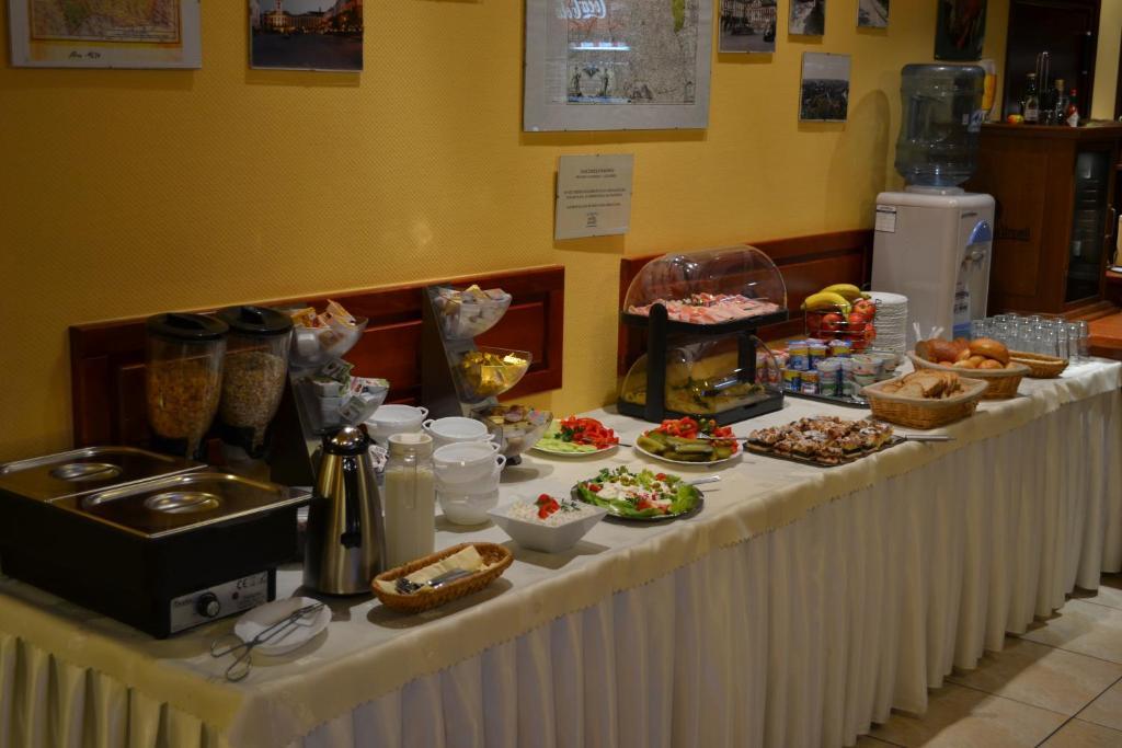 Hotel Gambit I Restauracja Cieszyn Цешин Екстер'єр фото
